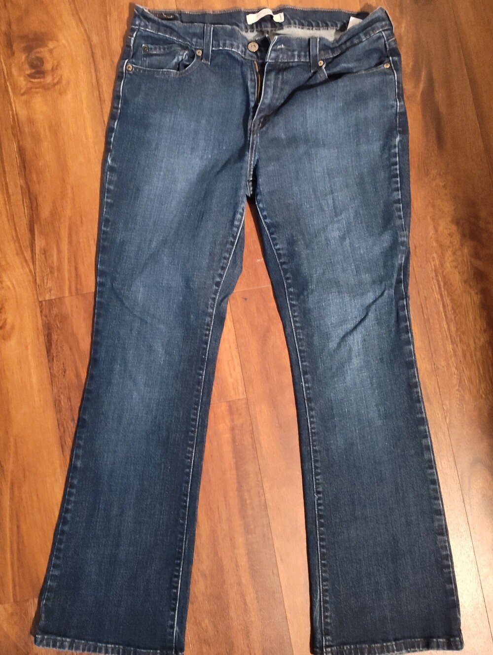 Levi's Women's Bootcut 515 Jeans in Dark Blue Wash